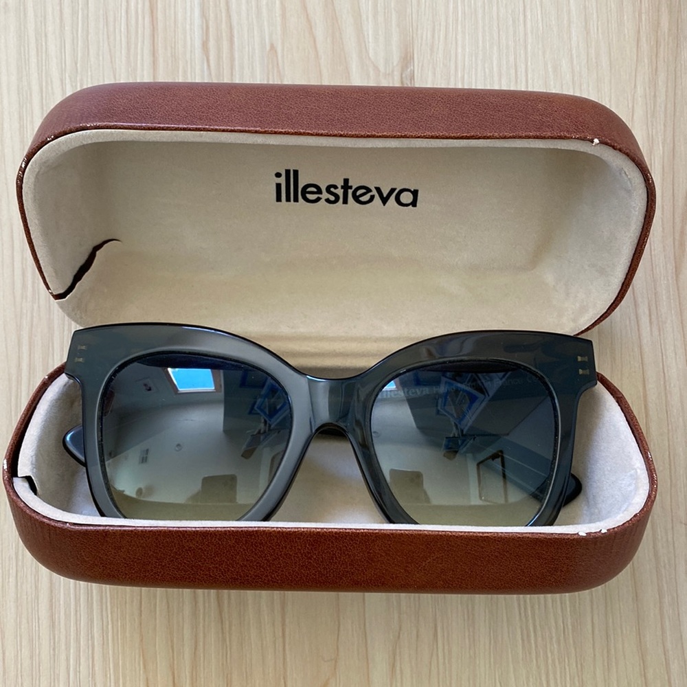Illesteva Sunglasses with Case